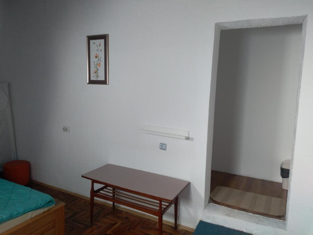 דונג'י מלינובאץ' Hostel Trajan מראה חיצוני תמונה