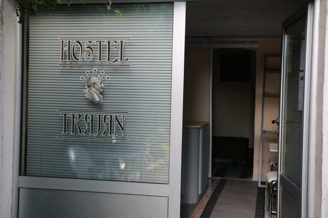 דונג'י מלינובאץ' Hostel Trajan מראה חיצוני תמונה